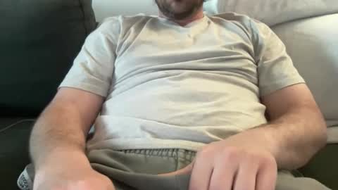 roythegil online show from May 9, 9:49 pm