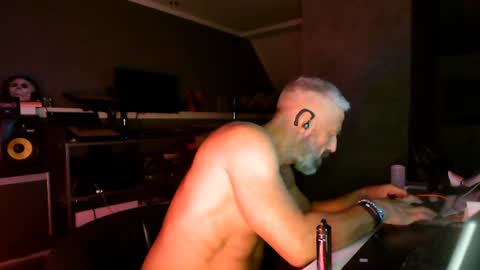 Chico que rico Caliente online show from June 28, 10:38 pm