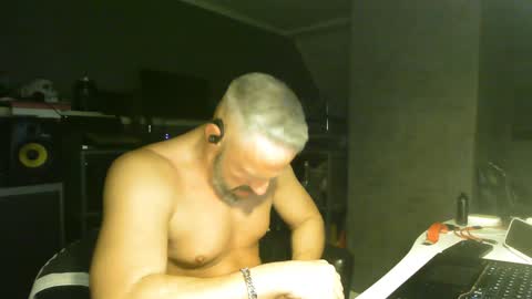 Chico que rico Caliente online show from February 7, 12:20 am