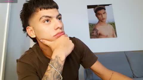  R U S S E L L  online show from March 26, 2:26 am