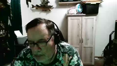 rwzar_1965 online show from April 15, 2:11 am