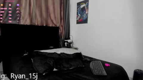 Snapshot of ryan15_ chatting on October 19, 1:47 pm Ryan 15 online show from October 19, 1:47 pm