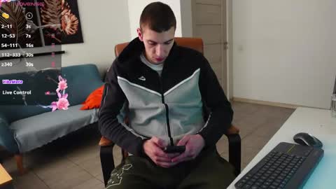 RYAN DOZER online show from April 11, 5:47 am