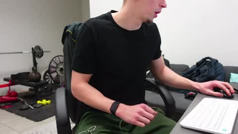 RYAN DOZER online show from March 25, 7:56 am