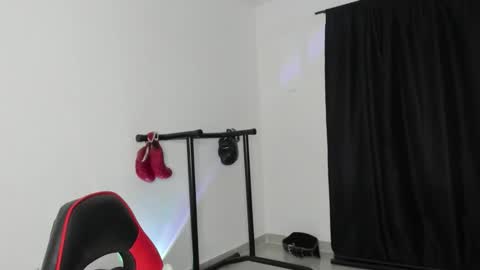 ryanwhite3 online show from November 11, 1:43 am