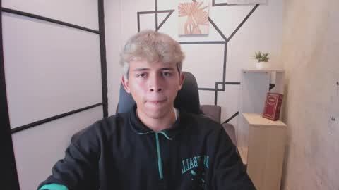 Snapshot of ryderstone_ chatting on October 21, 4:37 am ryderstone_ online show from October 21, 4:37 am