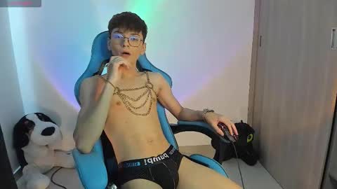 RYO BLEU online show from December 15, 3:31 pm