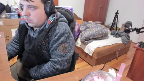 1141323  my Lord Mister Max   moms treasure online show from December 13, 7:32 pm