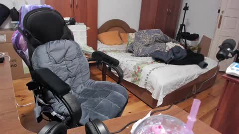 1141323  my Lord Mister Max   moms treasure online show from December 31, 8:48 am