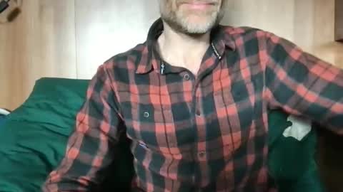 saint009 online show from March 30, 2:18 pm