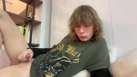 saintfawn online show from April 14, 4:39 pm