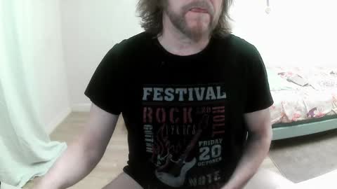 Snapshot of saltimbanquier chatting on February 8, 8:53 pm Saltimbanquier Salt ou Banquier online show from February 8, 8:53 pm