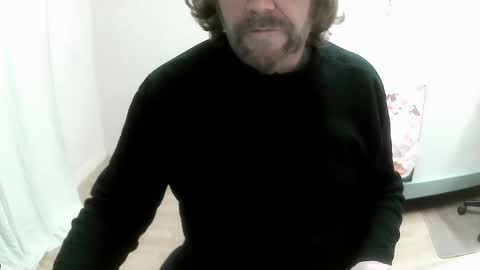 Snapshot of saltimbanquier chatting on December 6, 1:00 pm Saltimbanquier Salt ou Banquier online show from December 6, 1:00 pm
