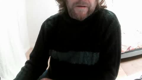 Snapshot of saltimbanquier chatting on March 6, 7:36 am Saltimbanquier Salt ou Banquier online show from March 6, 7:36 am