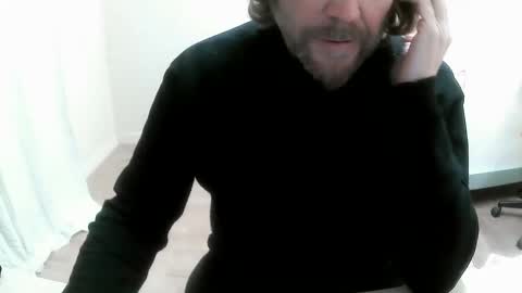 Snapshot of saltimbanquier chatting on December 2, 12:38 pm Saltimbanquier Salt ou Banquier online show from December 2, 12:38 pm