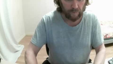 Snapshot of saltimbanquier chatting on January 17, 2:50 pm Saltimbanquier Salt ou Banquier online show from January 17, 2:50 pm