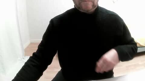 Snapshot of saltimbanquier chatting on September 17, 12:39 pm Saltimbanquier Salt ou Banquier online show from September 17, 12:39 pm