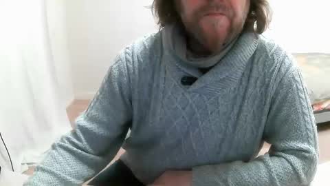 Snapshot of saltimbanquier chatting on February 18, 9:54 am Saltimbanquier Salt ou Banquier online show from February 18, 9:54 am
