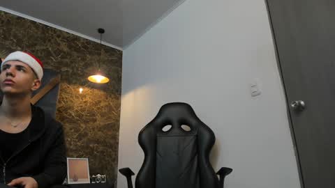 Snapshot of salvatore_damore chatting on December 30, 11:15 am SALVATORE online show from December 30, 11:15 am