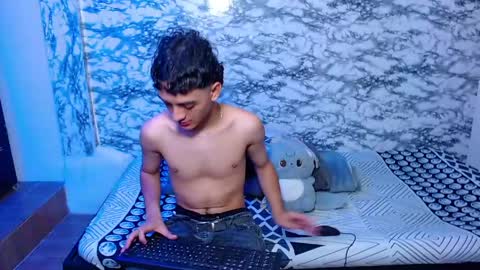 sam__cute online show from April 16, 6:24 am