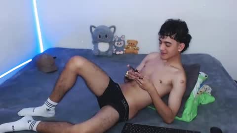 sam__cute online show from January 6, 3:43 am