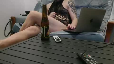 sam_love1985 online show from May 10, 9:38 pm