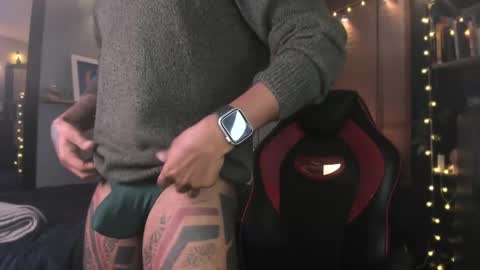 SAMUEL THOMPSON online show from March 6, 4:17 pm