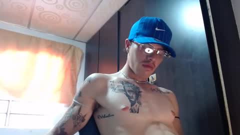 sammy model independiente online show from April 4, 1:30 pm