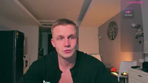 Snapshot of samuel_andrew chatting on October 20, 2:59 am Samuel online show from October 20, 2:59 am