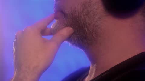 Sanders online show from October 31, 3:19 am