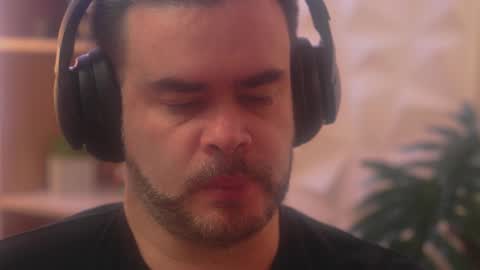 Sanders online show from January 16, 3:42 am