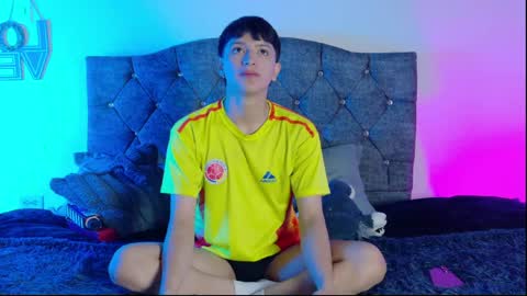 santi online show from May 27, 12:02 pm