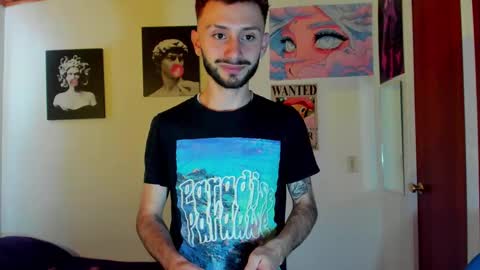 Snapshot of santi_mateo chatting on October 3, 4:01 pm Santi online show from October 3, 4:01 pm