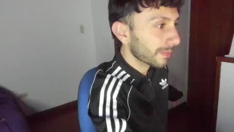 Snapshot of santi_mateo chatting on March 9, 4:05 am Santi online show from March 9, 4:05 am