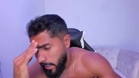 santiago_huntt online show from November 5, 10:23 pm