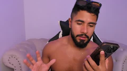 santiago_huntt online show from March 26, 8:13 pm