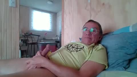 santiago_n online show from June 15, 4:10 pm
