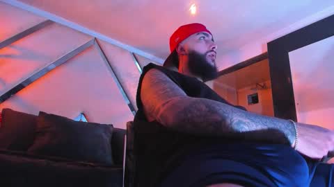 Santiago Hincapiie online show from February 26, 4:58 am