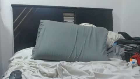 Snapshot of santiagoxxxtreme_ chatting on December 12, 4:15 am Santiago online show from December 12, 4:15 am