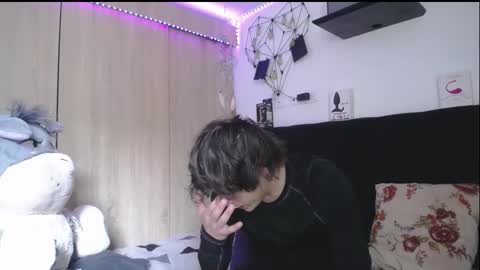 Santii online show from March 31, 3:25 pm