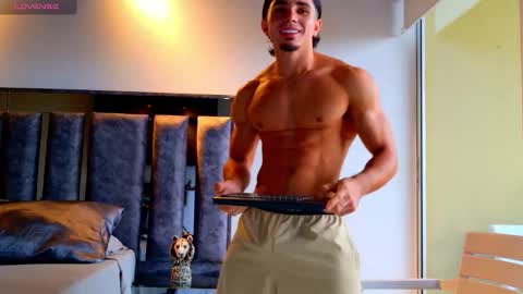 Santiago Seans online show from February 6, 1:52 pm