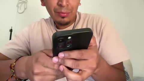 santisanton online show from April 22, 12:43 pm