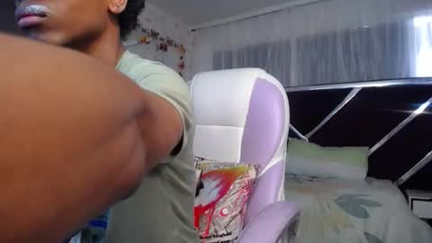 santy online show from April 8, 6:49 pm