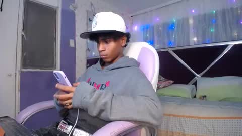 santy online show from April 11, 4:21 pm