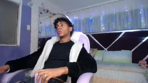 santy online show from April 13, 2:07 pm