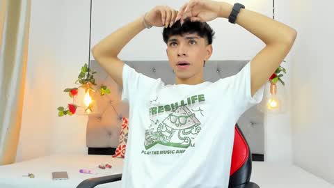 Santiago Carrington online show from December 24, 12:55 pm