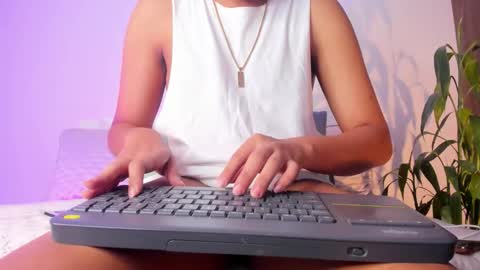     online show from January 8, 3:50 pm