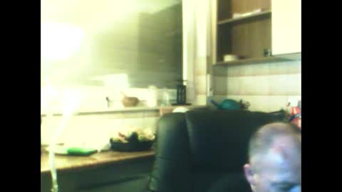 schnibschnab online show from February 14, 2:39 am