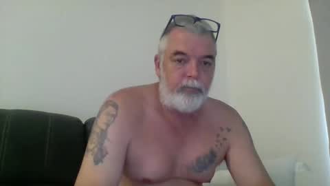 Snapshot of schooner73 chatting on December 31, 11:17 pm Schooner73 online show from December 31, 11:17 pm