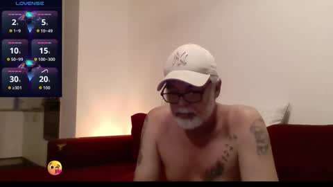 Snapshot of schooner73 chatting on October 24, 11:45 am Schooner73 online show from October 24, 11:45 am